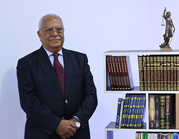 السفير الدكتور / أشرف حربي